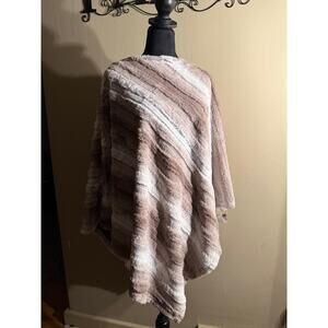 Women's NWT Furry Poncho One Size